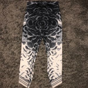 Lululemon printed leggings